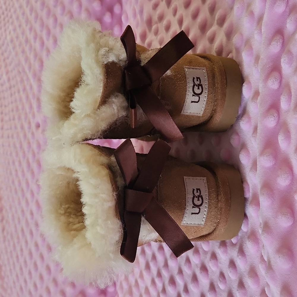 Ugg Mini Bailey Boots - Picture 2 of 4